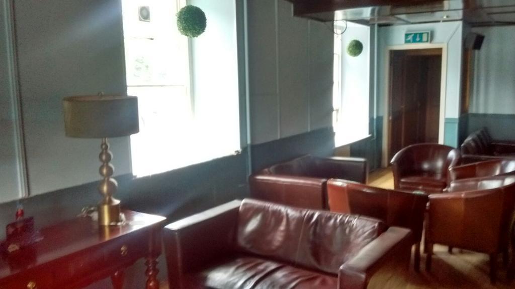 אבוין Huntly Arms Hotel מראה חיצוני תמונה
