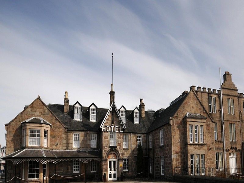 אבוין Huntly Arms Hotel מראה חיצוני תמונה