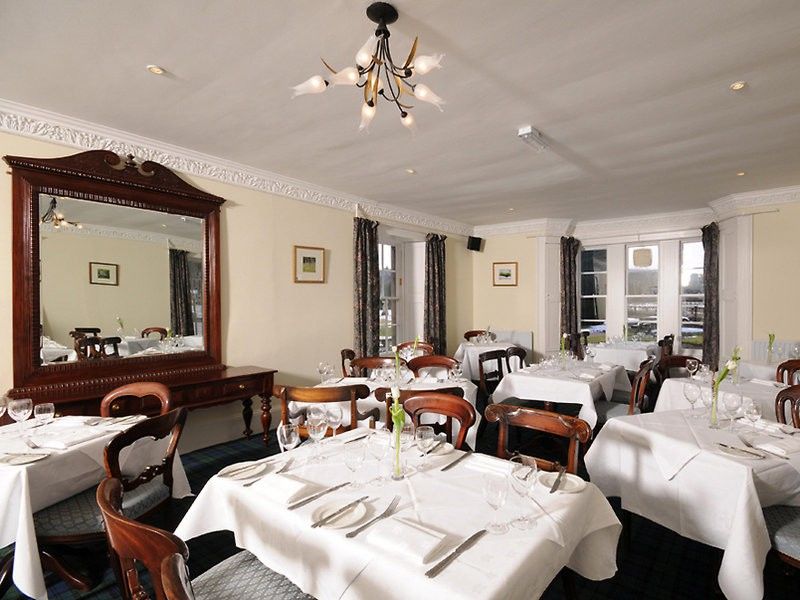 אבוין Huntly Arms Hotel מראה חיצוני תמונה